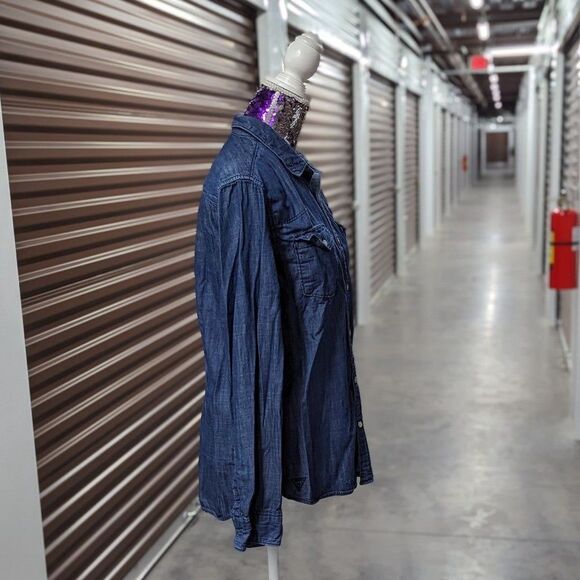 Guess Slim Fit Size Large Women's Chambray Medium-Wash Denim Button-Up Shirt - Picture 3 of 9